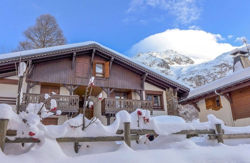 Le Tour Apartment | Cosy apartment for 5 guests with WIFI