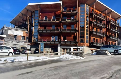 Chamrousse Apartment | Cosy Apartment for 5 at the Foot of the Slopes with Mountain View