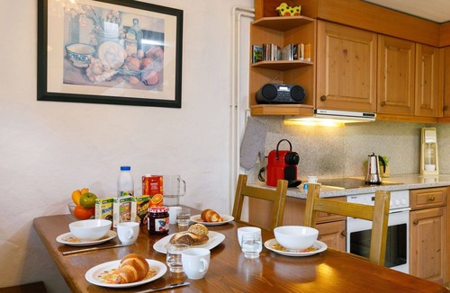 Sonvico Apartment | Cosy apartment for 5 guests with WIFI, pool, TV, patio, pets allowed and panoramic view