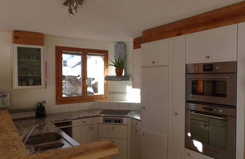 Lenk Apartment | Cosy apartment for 5 people with WIFI, TV, balcony and pets allowed
