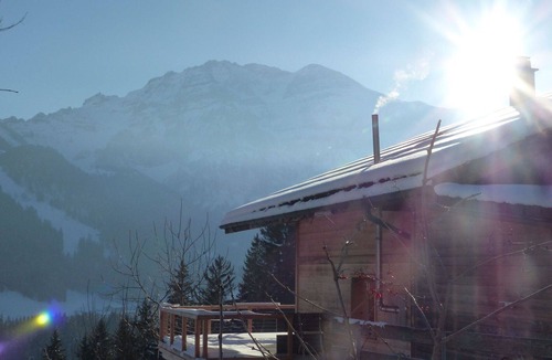 Lenk Apartment | Cosy apartment for 5 people with WIFI, TV, balcony and pets allowed