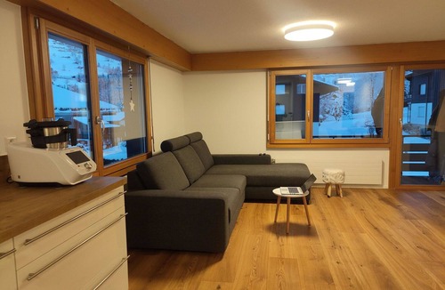 Lenk Apartment | Cosy apartment for 5 people with WIFI and balcony
