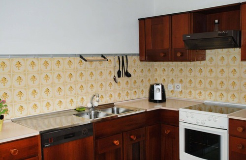 Tremona Apartment | Cosy apartment for 6 guests with WIFI, TV, terrace, pets allowed, panoramic view and parking