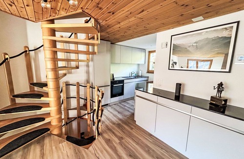 Rabius Apartment | Cosy apartment for 6 guests with WIFI, balcony and panoramic view