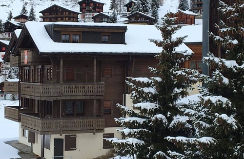 Riederalp Apartment | Cosy apartment for 6 guests with WIFI, TV and balcony