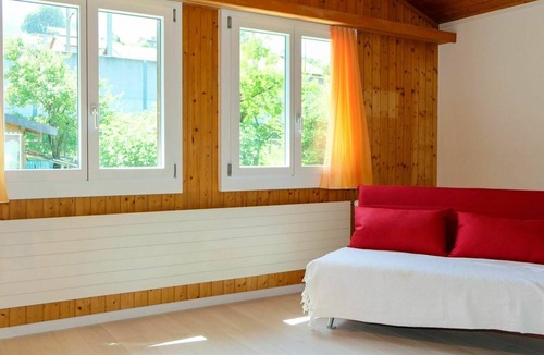 Goldiwil Apartment | Cosy apartment for 6 people with WIFI, TV, balcony and parking