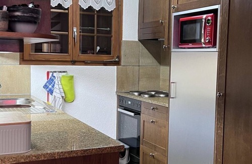 Saanen Apartment | Cosy apartment for 6 people with WIFI, TV, balcony and pets allowed