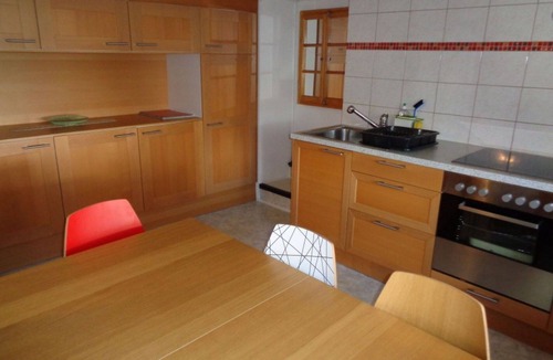 Sedrun Apartment | Cosy apartment for 7 people with TV, balcony and parking