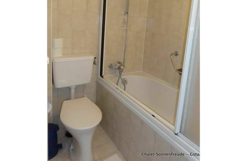 Schoenried Apartment | Cosy apartment for 7 people with WIFI, balcony, pets allowed and parking