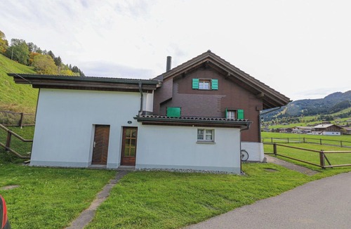 Lenk Apartment | Cosy apartment for 8 people with WIFI