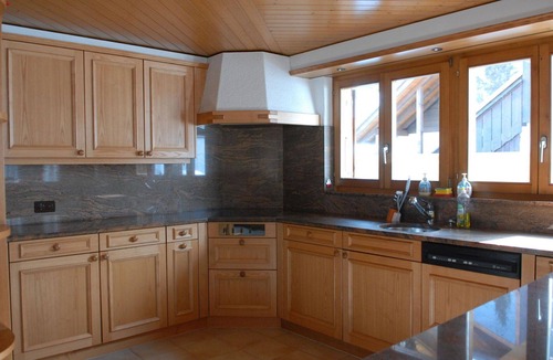 Adelboden Apartment | Cosy apartment for 8 people with WIFI, balcony and pets allowed