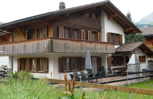 Adelboden Apartment | Cosy apartment for 8 people with WIFI, balcony and pets allowed