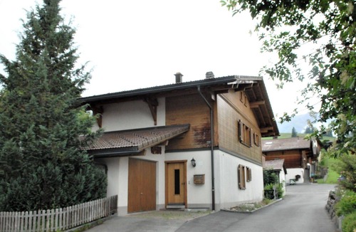 Adelboden Apartment | Cosy apartment for 8 people with WIFI, balcony and pets allowed