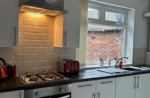 Huyton Apartment | Cosy Apartment for contractors