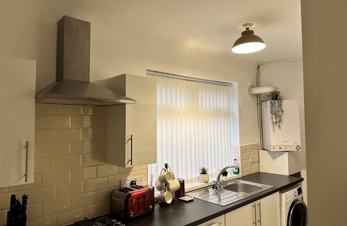 Huyton Apartment | Cosy Apartment for contractors