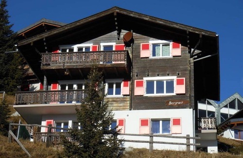 Bettmeralp Apartment | Cosy apartment for 10 guests with WIFI and balcony