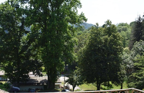 Castelrotto Apartment | Cosy apartment for 4 people with WIFI, pool, TV, balcony, pets allowed and parking