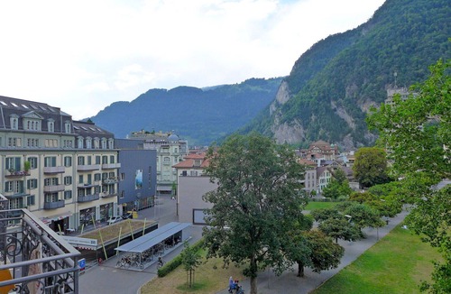 Central Interlaken Apartment | Cosy apartment for 4 guests with WIFI, TV, balcony and panoramic view