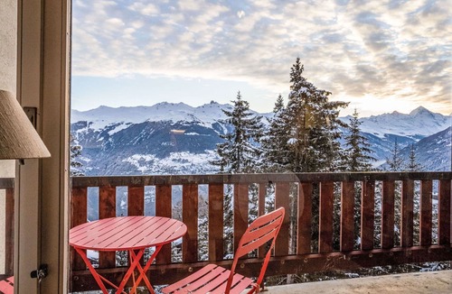 Granges Apartment | Cosy apartment for 4 people with WIFI, pool and balcony