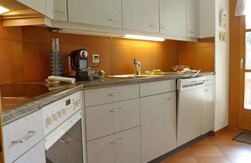 Maloja Apartment | Cosy apartment for 4 people with WIFI, TV, balcony and pets allowed