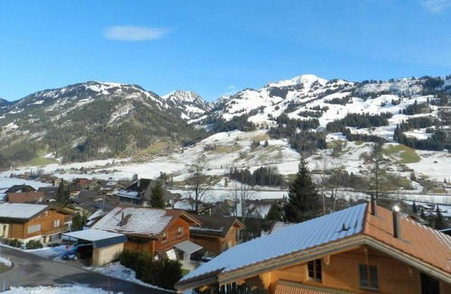 Zweisimmen Apartment | Cosy apartment for 10 guests with WIFI, balcony, pets allowed and parking