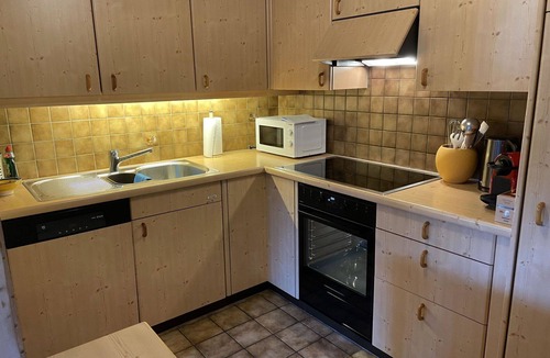 Zweisimmen Apartment | Cosy apartment for 4 guests with WIFI and balcony