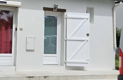 Aire-sur-l'Adour Apartment | Cosy" apartment in a quiet area, Air-conditioned