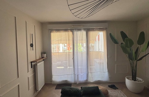 Limeil-Brevannes Apartment | Cosy apartment with balcony 15 min Paris 10 min Orly
