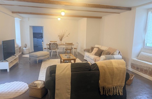 Noisy-sur-Ecole Apartment | Cosy apartment near the forest