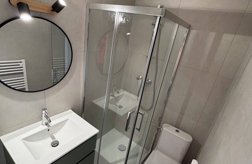 Laval Apartment | Cosy apartment - heart of Laval