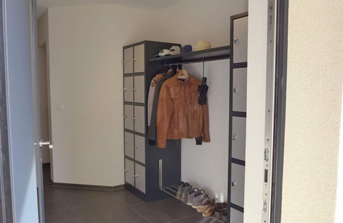 Ringgenberg House | Cosy apartment in villa for 4 guests with WIFI, TV, terrace and parking