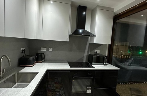 Loxford Apartment | Cosy Apartment in Ilford Lane