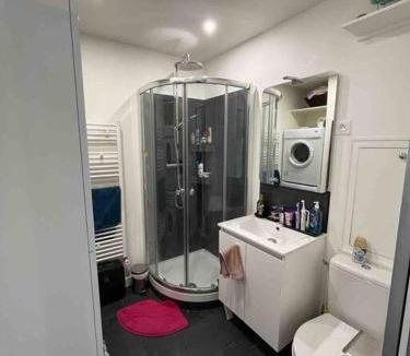 Quartier des Grandes-Carrieres Apartment | Cosy Apartment in Paris - Buttes Montmartre