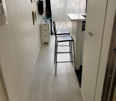 Quartier des Grandes-Carrieres Apartment | Cosy Apartment in Paris - Buttes Montmartre