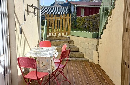 Pleaux Apartment | Cosy apartment in the heart of a lively village classified as a "petite cité de caractère".