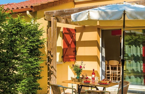 Montignac House | Cosy apartment in villa for 4 people with WIFI, pool, TV, terrace and pets allowed