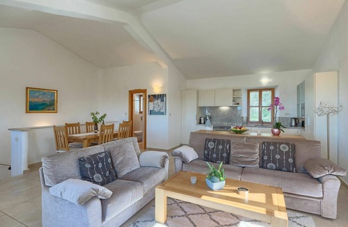 Bibali House | Cosy apartment in villa for 5 people with A/C, WIFI, pool, TV and terrace