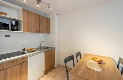 Saumur House | Cosy apartment in villa for 4 people with pool, internet, TV, terrace and pets allowed