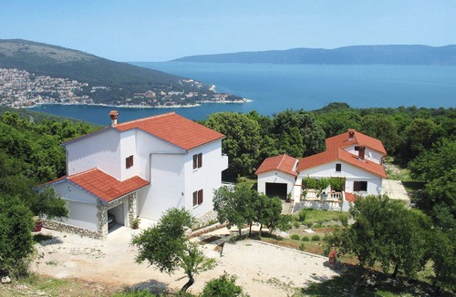 Gondolici House | Cosy apartment in villa for 10 guests with WIFI, TV, terrace and pets allowed