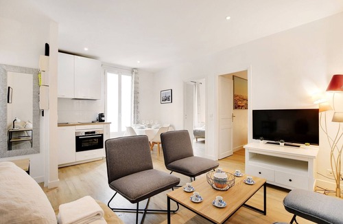 18th Arrondissement Apartment | Cosy apartment- Montmartre