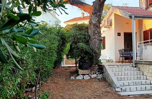 Kosljun Apartment | Cosy Apartment Rino , only 30m from the sea, island Pag