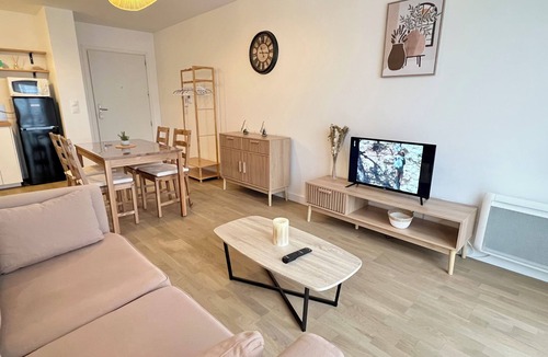 Ronchin Apartment | Cosy apartment with balcony 15 minutes from Lille