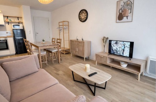 Ronchin Apartment | Cosy apartment with balcony 15 minutes from Lille