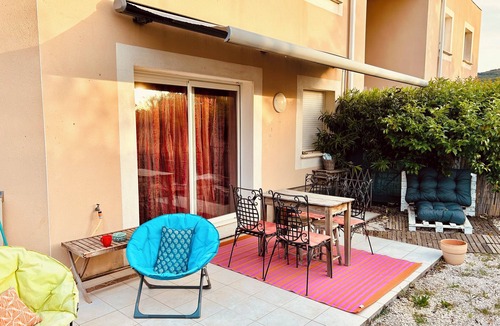 Peret Apartment | Cosy apartment with garden + swimming pool