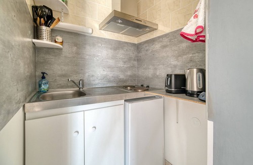 Gardouch Apartment | Cosy Apartment with Heated Pool, Near Canal du Midi