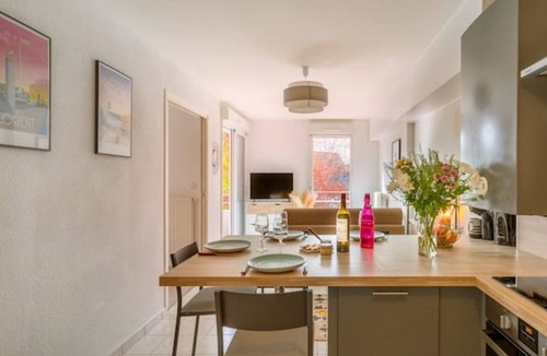 Lorient Apartment | Cosy apartment with large balcony and private parking