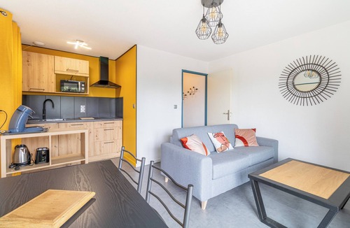 Lalande-Grand Selve Apartment | Cosy apartment with pool