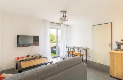 Lalande-Grand Selve Apartment | Cosy apartment with pool