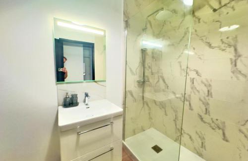 Douai Apartment | Cosy appart- 4 pers Netflix Hyper centre Douai