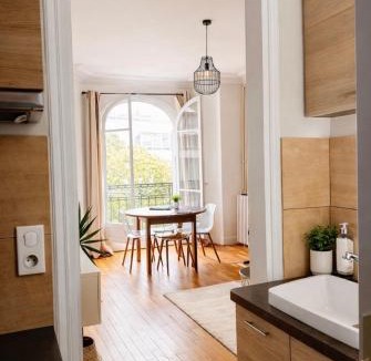 16th Arrondissement Apartment | Cosy appartement avec vue Tour Eiffel